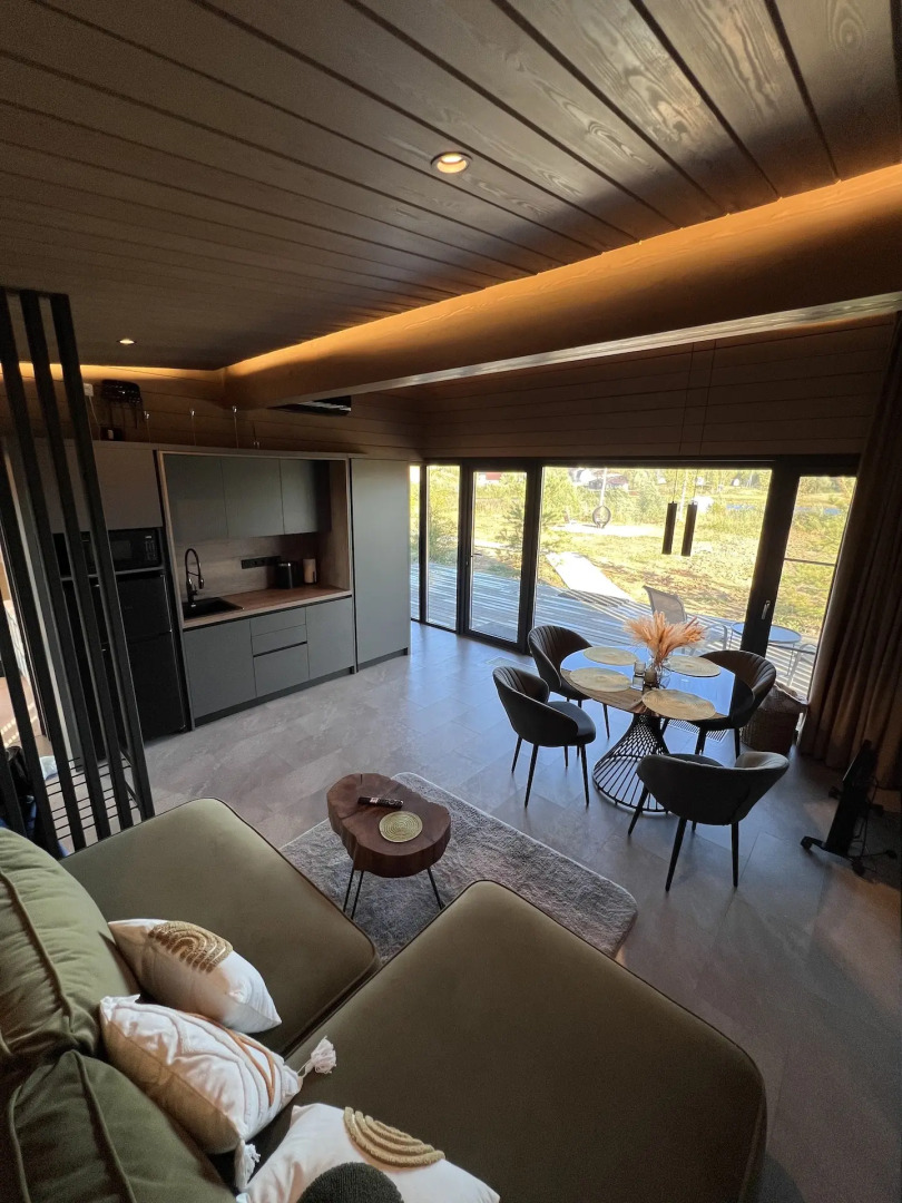 Частный дом Lakeside house