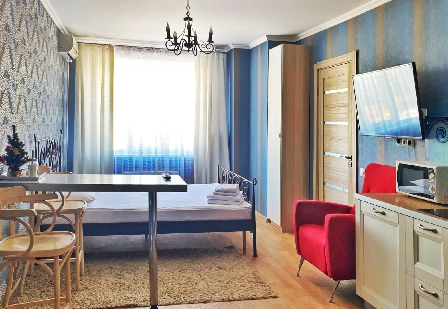 Апартаменты Золотой Шар на 70 лет Октября 2