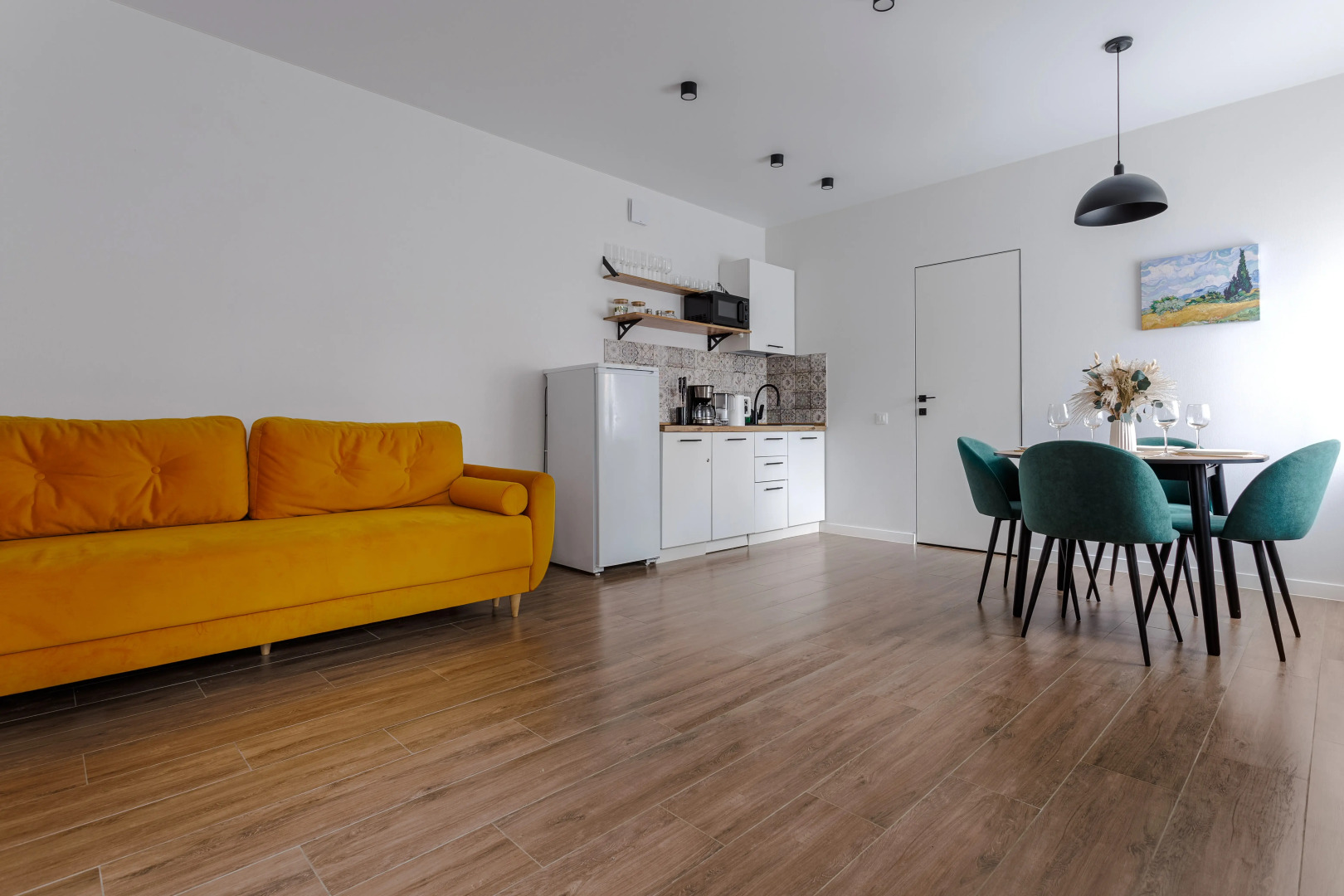 Частный дом у Парка в Центре Города с Мангальной Зоной