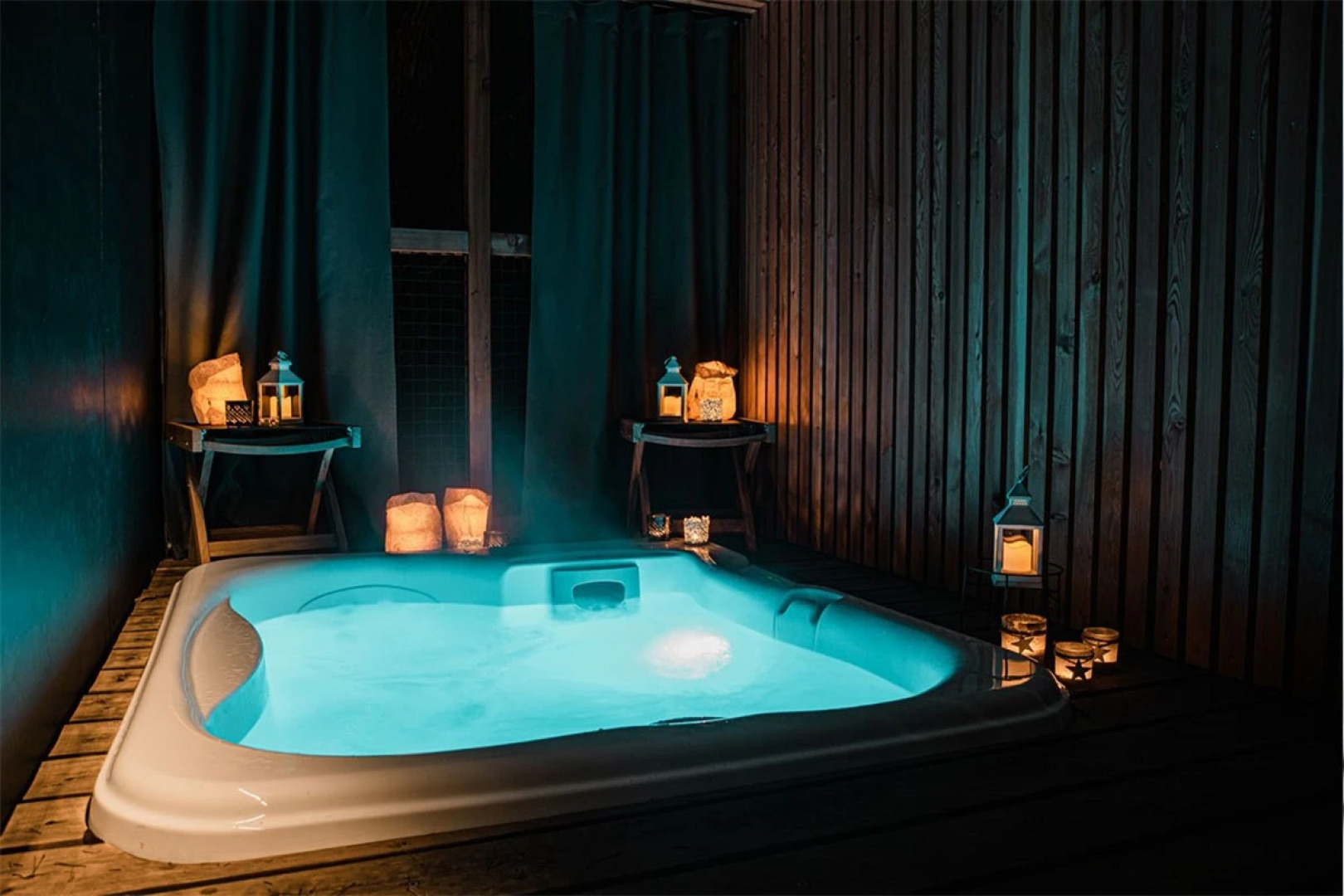 Глемпинг Chocolate Village by the river