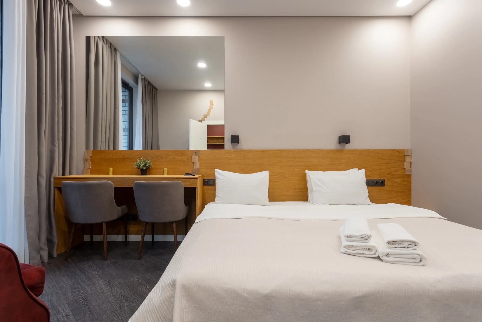 Апартаменты дизайнерские на 37 этаже