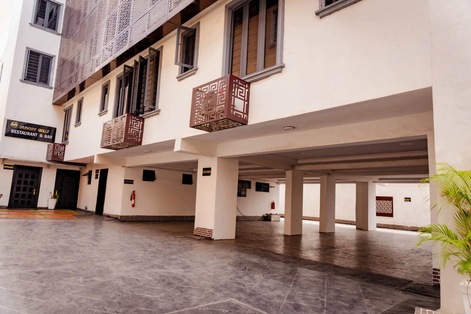 Отель 247 Luxury Hotel