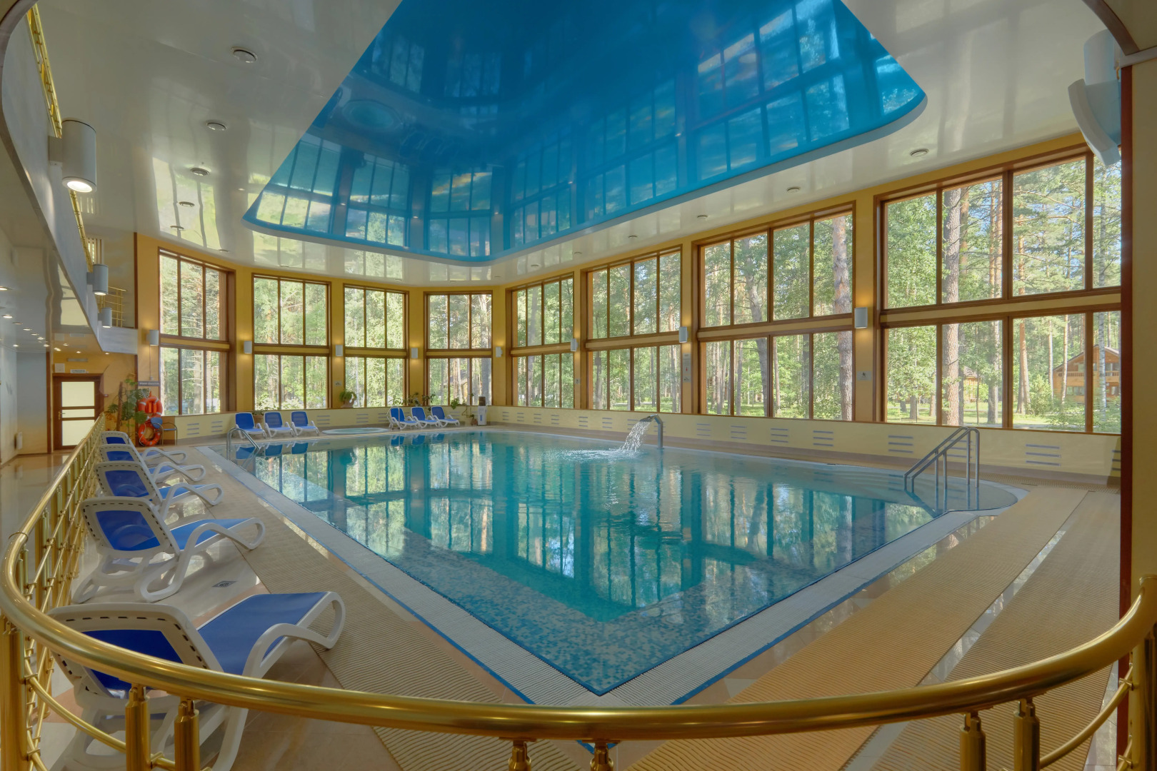 Отель Велес