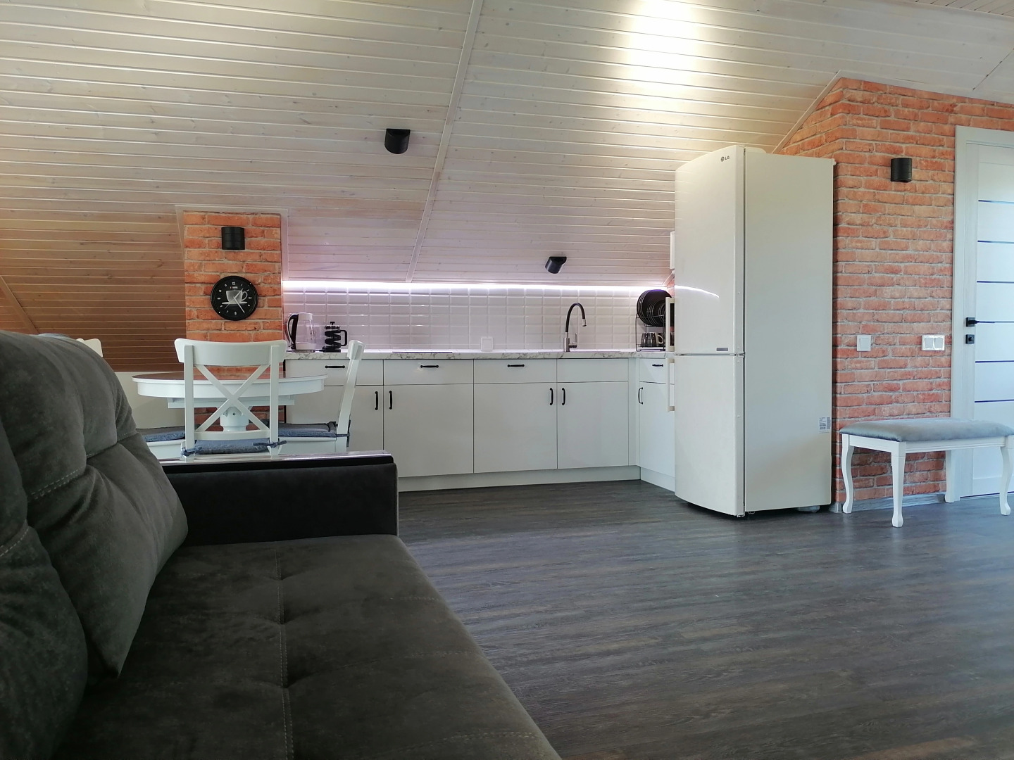 Апартаменты Мансарда в Тихом Центре Севастополя