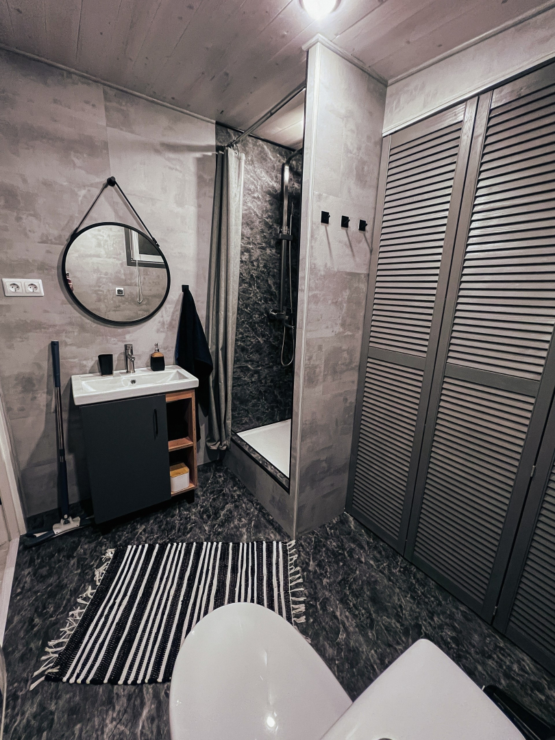 Частный дом  Belov House  с панорамным остеклением у леса