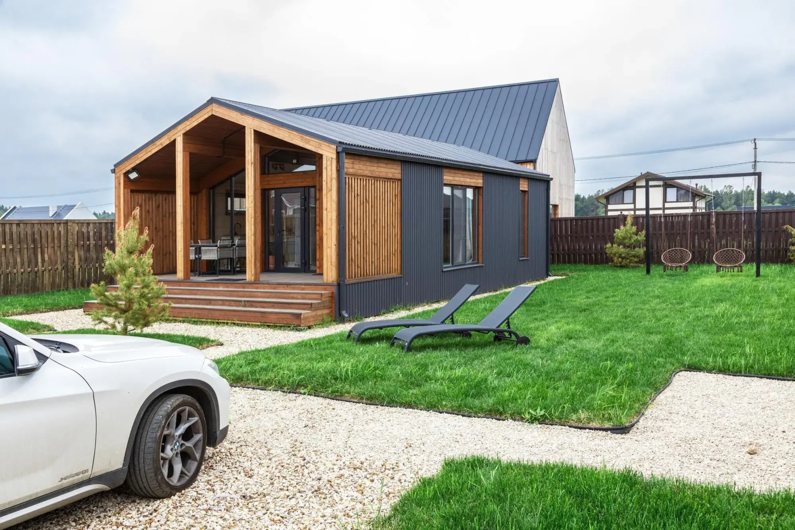 Частный Дом Среди Зимнего Леса с Панорамными Окнами