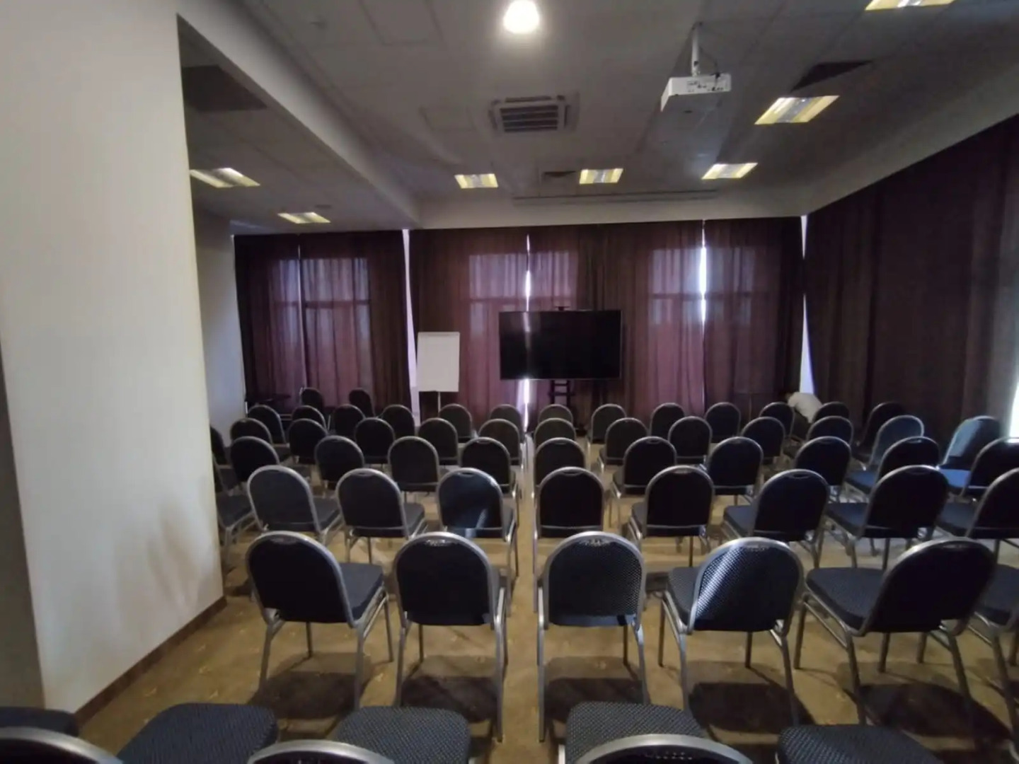 Отель Skypoint Gamma Delta Alfa