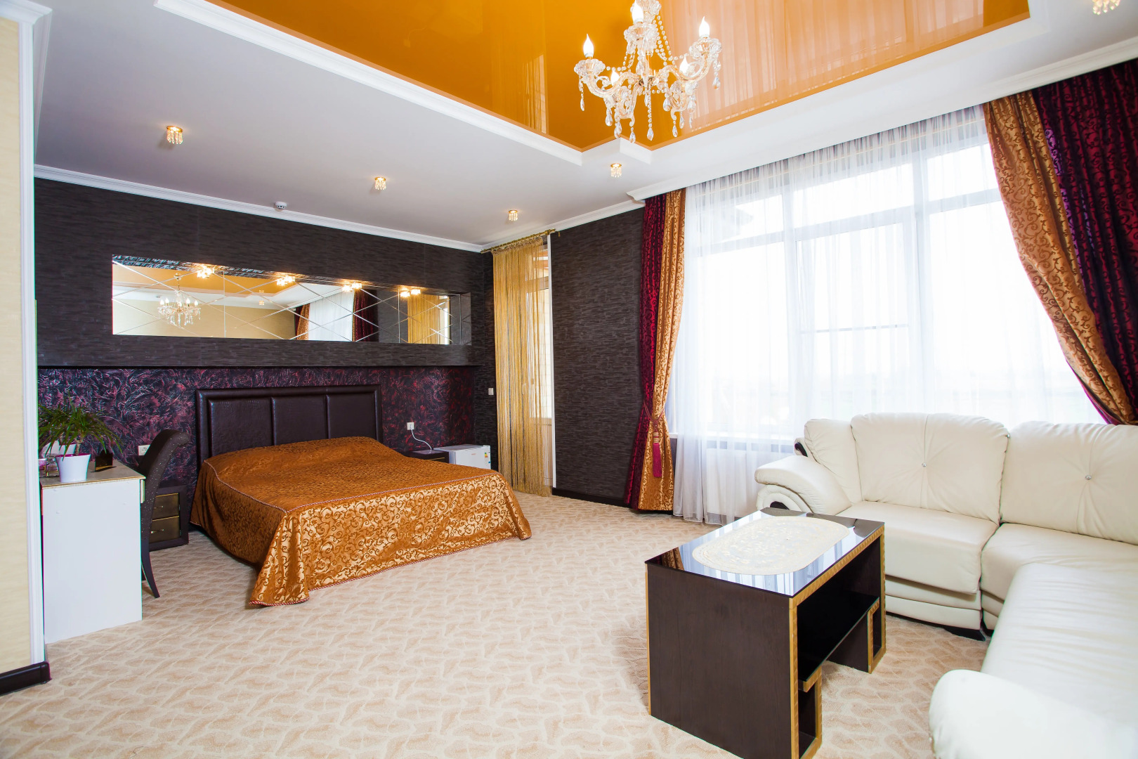 Отель Свит Холл