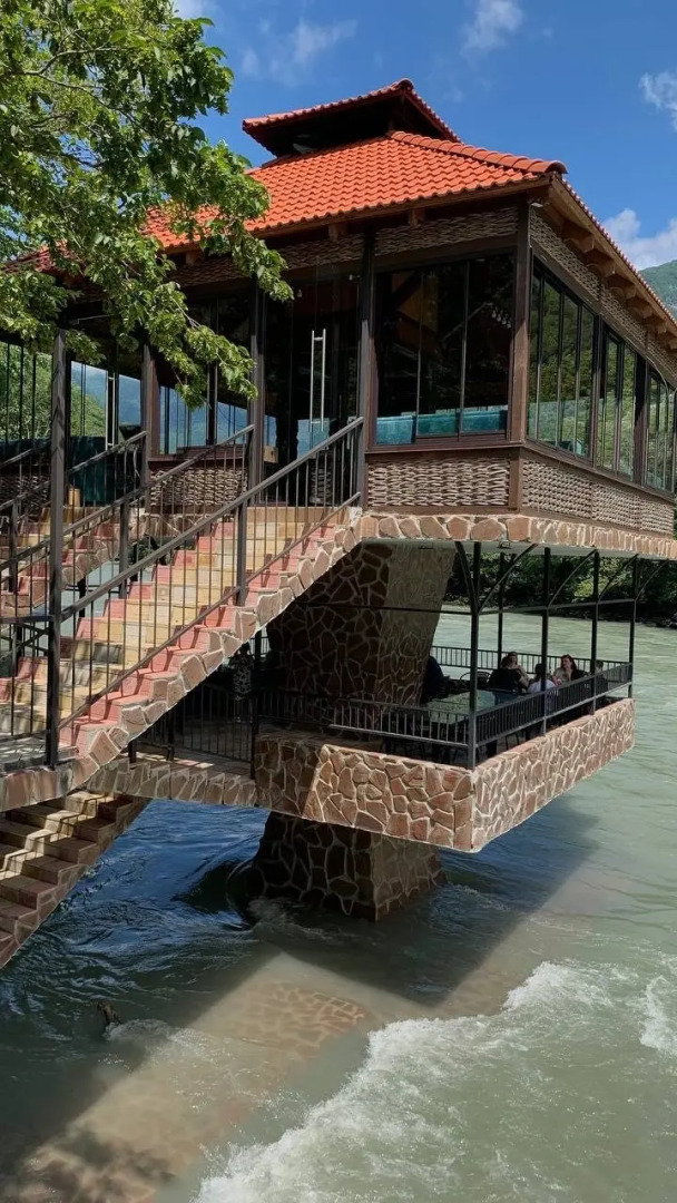 Отель Chalet Bridge Eko