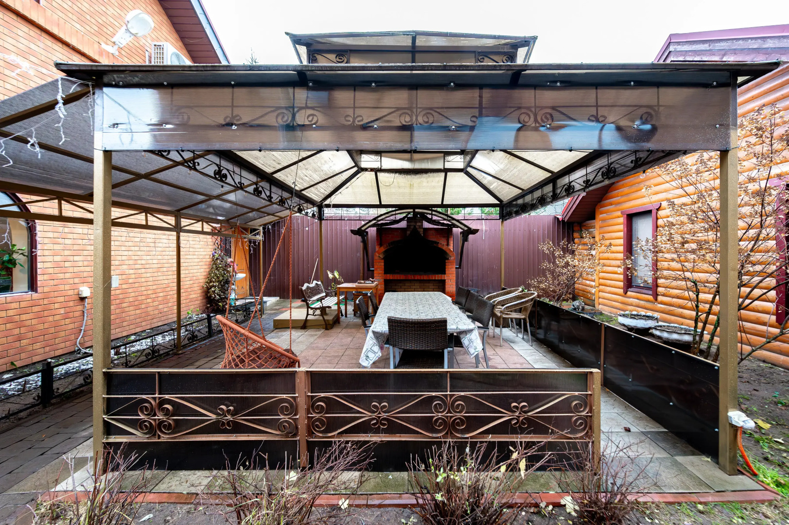 Гостевой дом Уютный с большой беседкой и классной баней