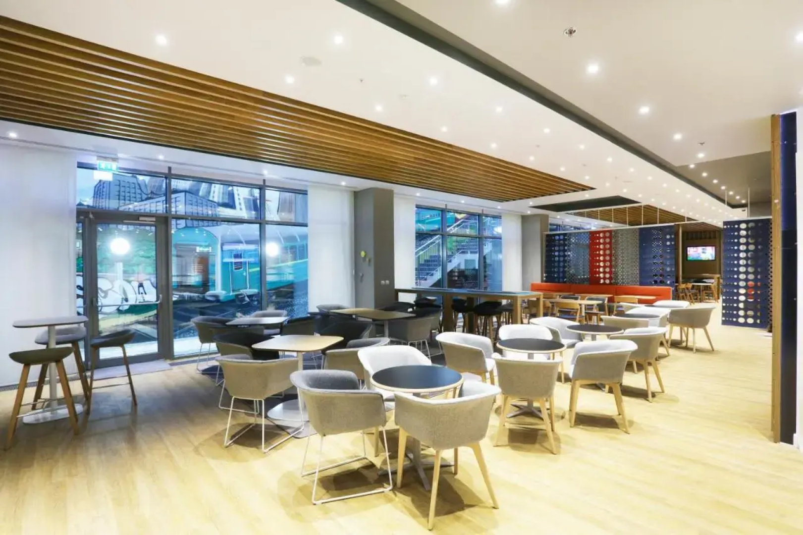 Отель Cosmos Smart Moscow Dubininskaya Hotel