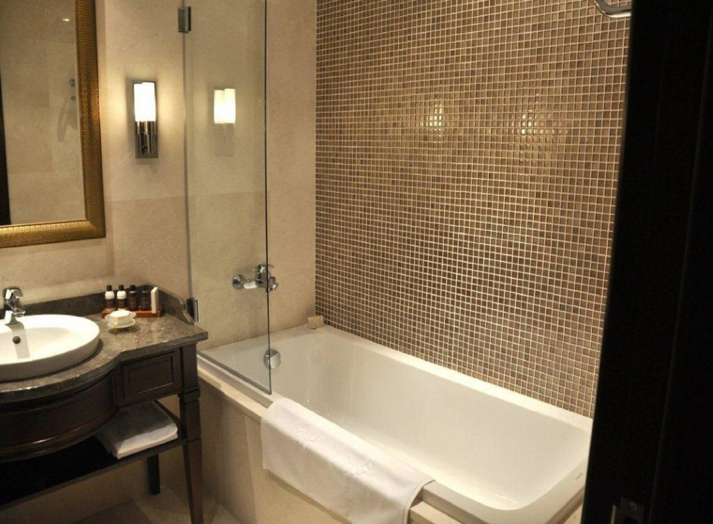 Crowne Plaza Hotel Istanbul - Asia, an IHG Hotel
