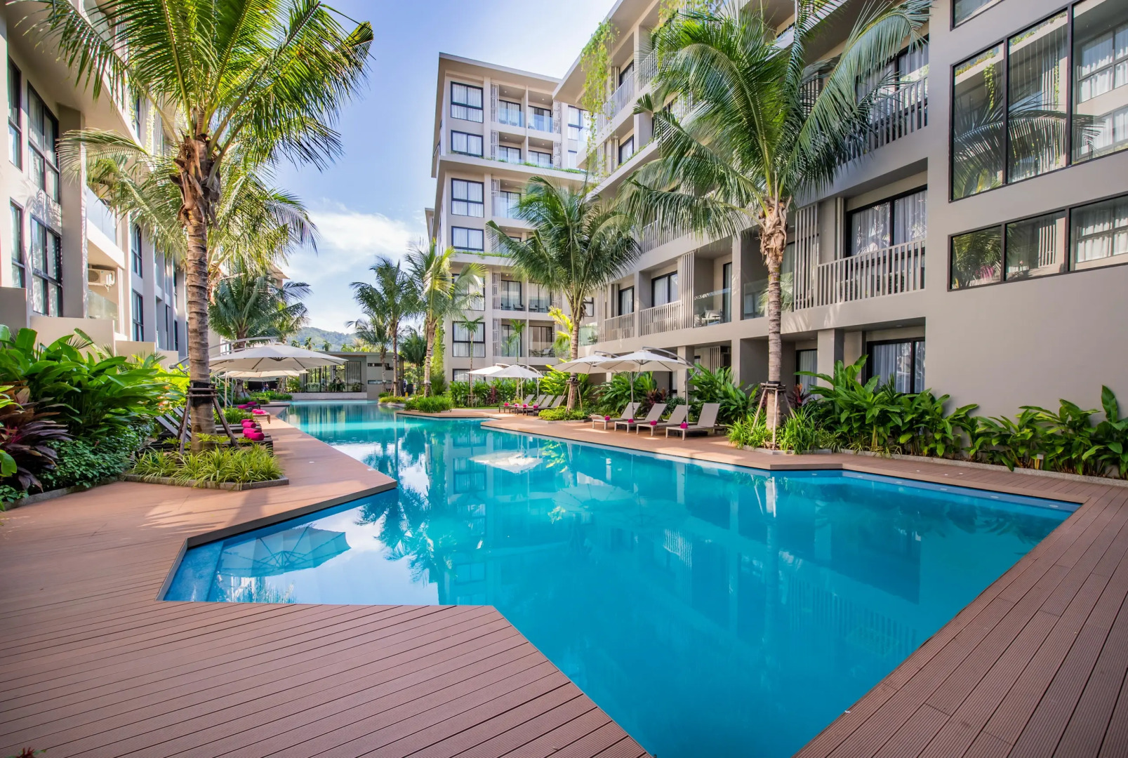 Апартаменты 1-комнатные c выходом к бассейну 10 минут до пляжа Банг Тао DMD-5104