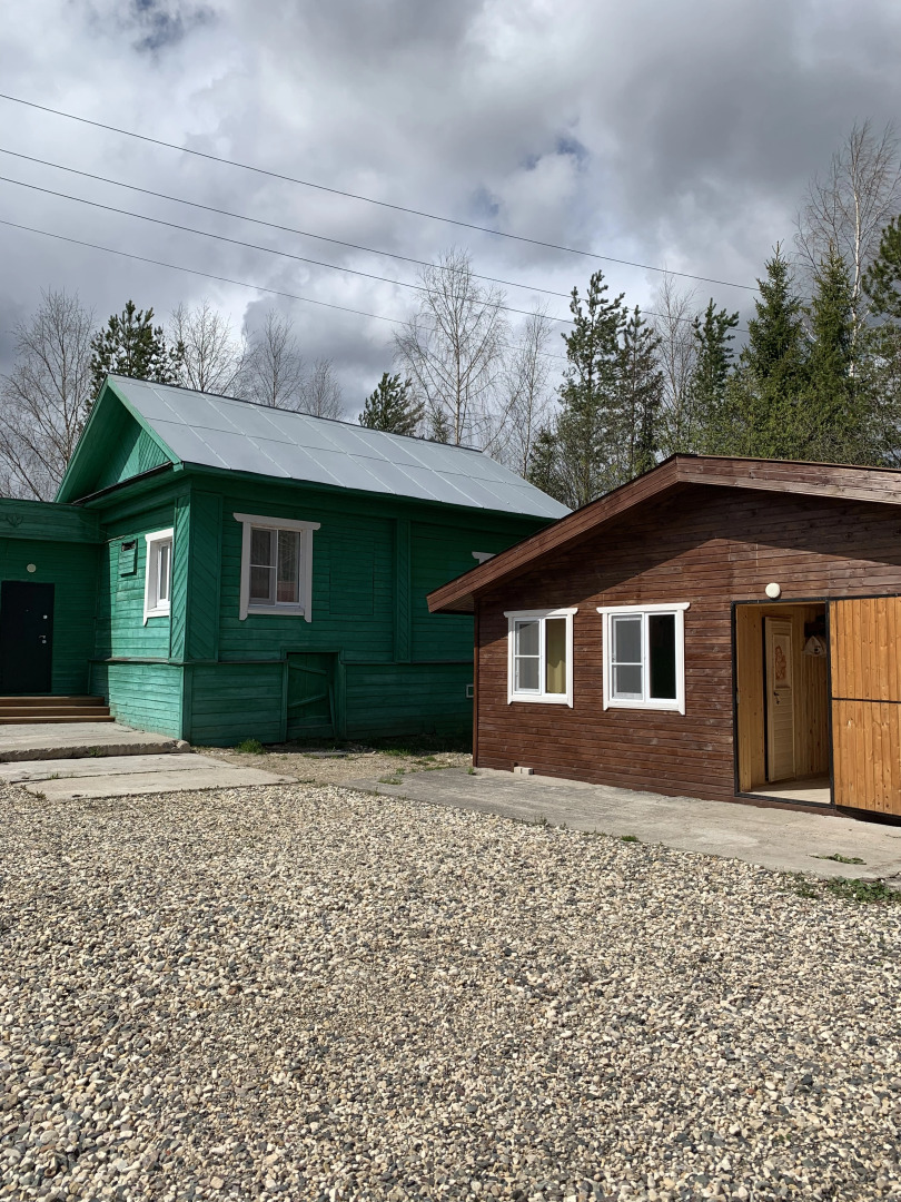 Гостевой дом у озера с видом на монастырь