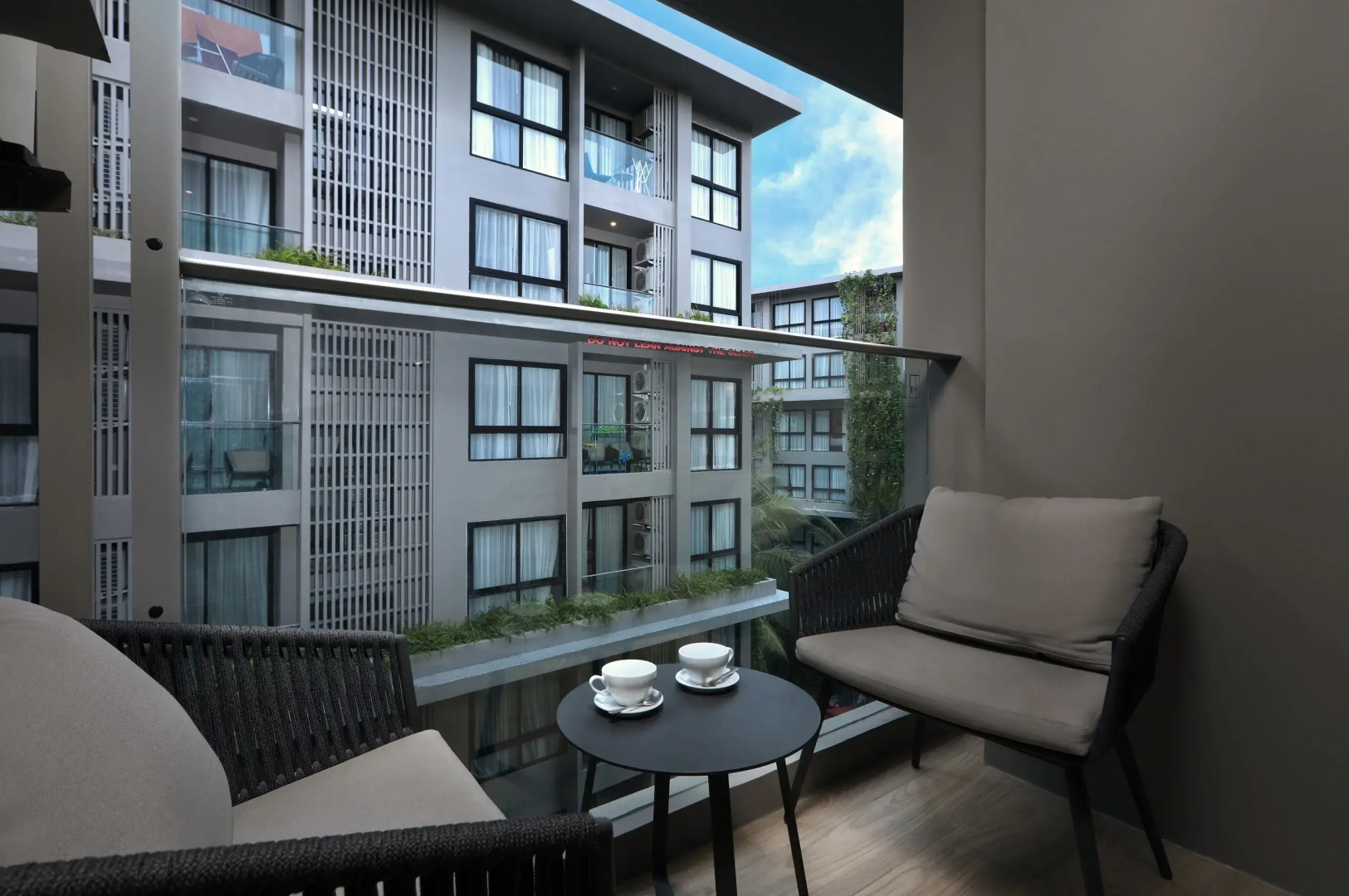 Апартаменты 1-комнатные с бассейном 700 метров до пляжа Банг Тао DMD-2403