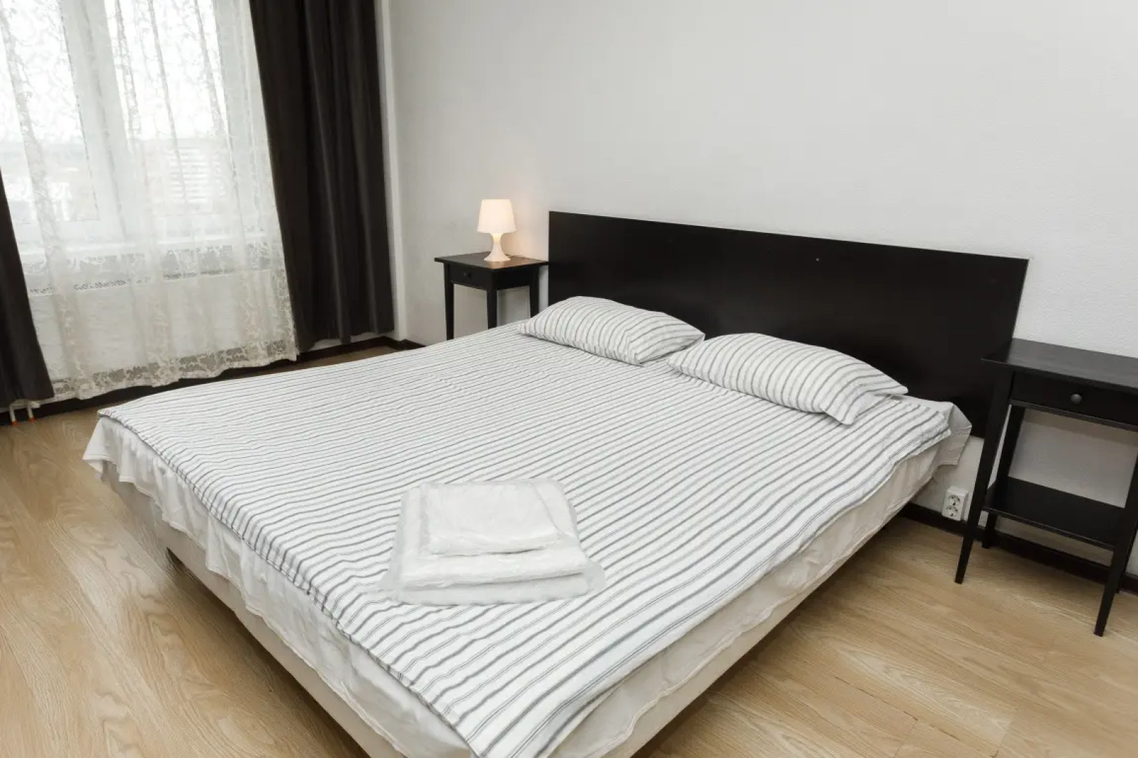 Квартира Монохром Гостиный Дворъ и Ко на Щорса 105