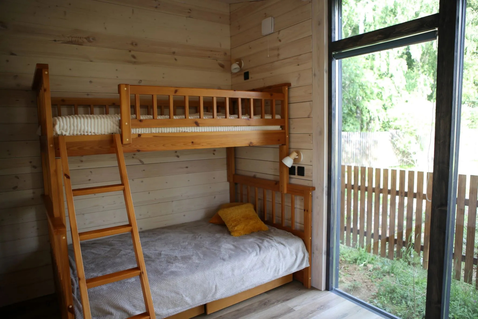 Частный дом Iris House