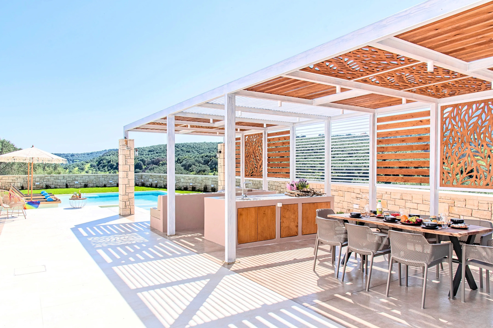 Вилла Blue Lake Heated Pool