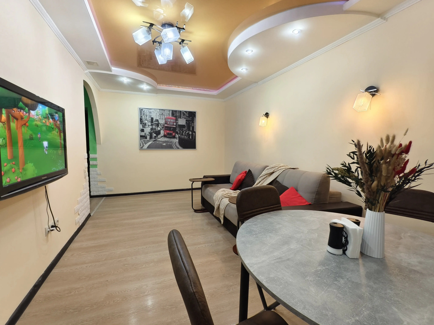 Квартира Уютная Трёхкомнатная в Центре Ул. Лейтенанта Шмидта 2