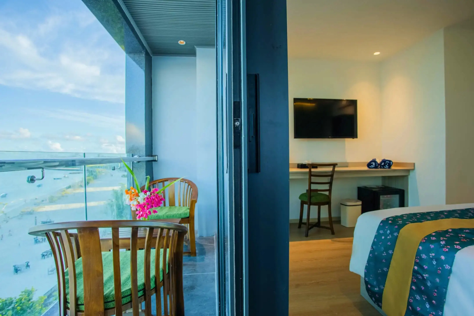 Отель Beach Hotel Guraidhoo