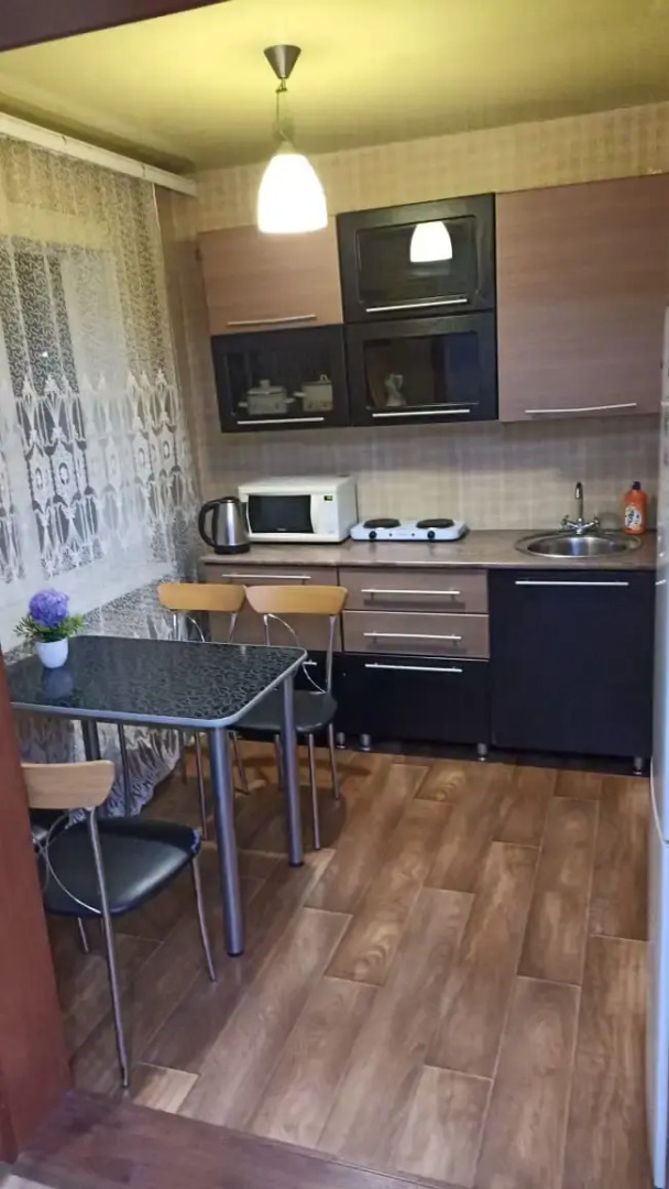 Апартаменты Розы Люксембург, 9