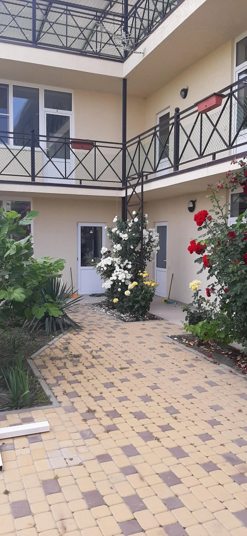 Guest House on Aivazovskogo 38