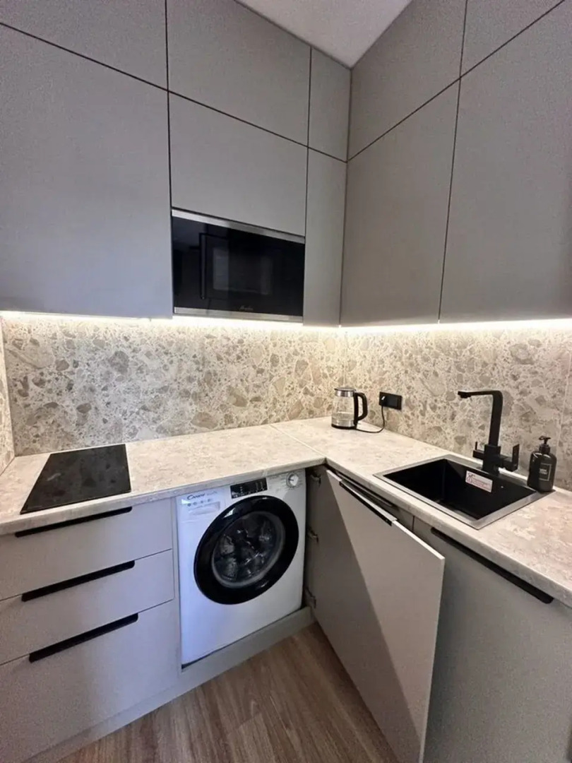 Апартаменты на втором этаже с балкoном