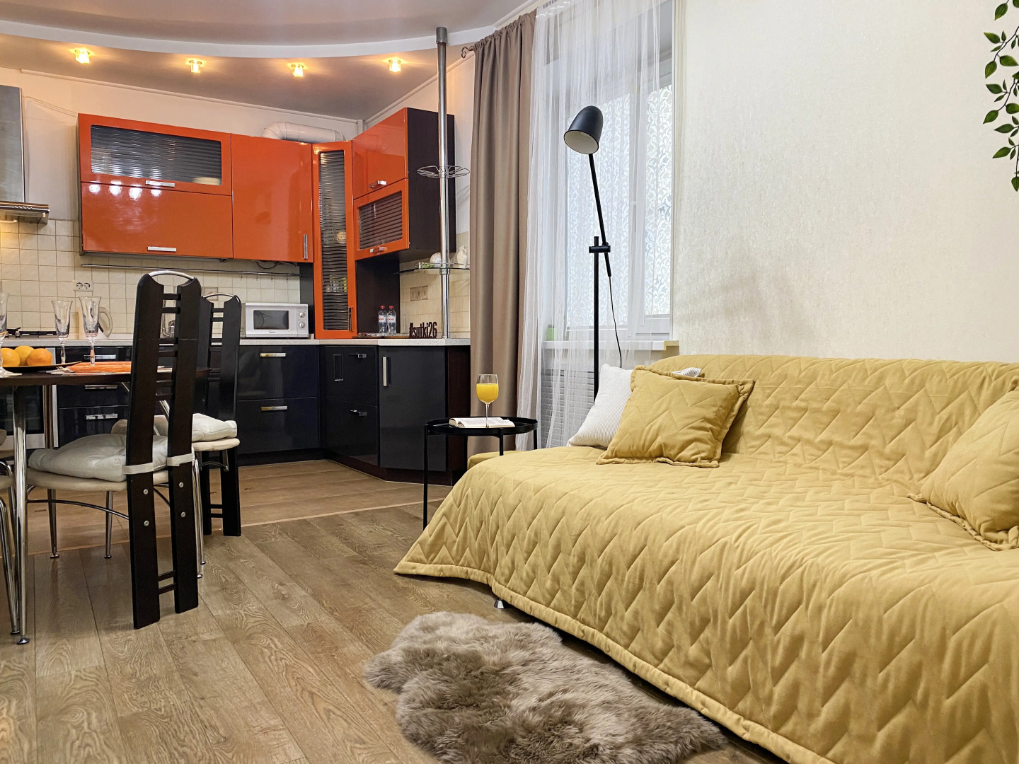 Апартаменты Стильная Квартира Возле Комсомольского Парка by Sutki26