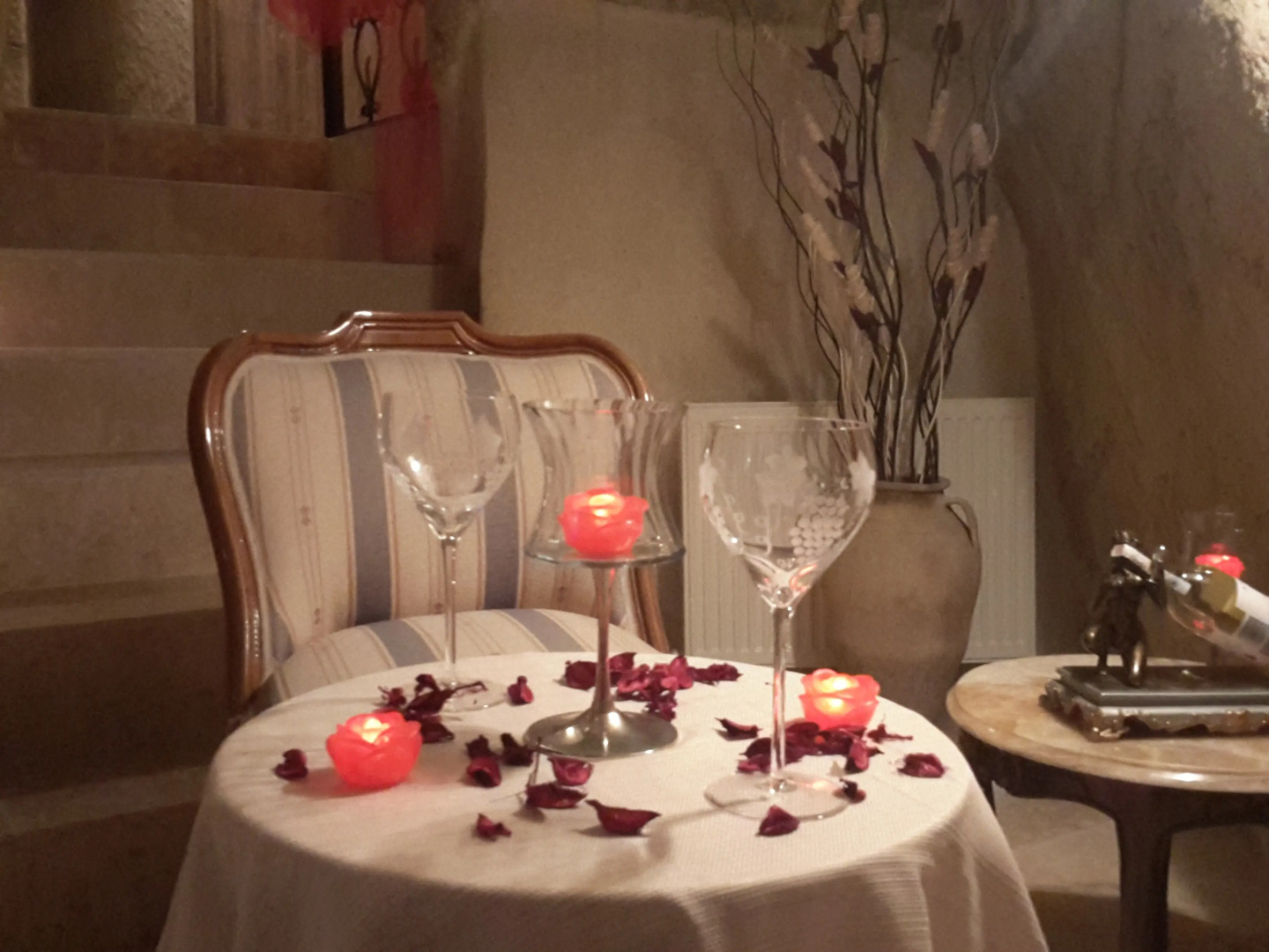 Отель Demisos Caves