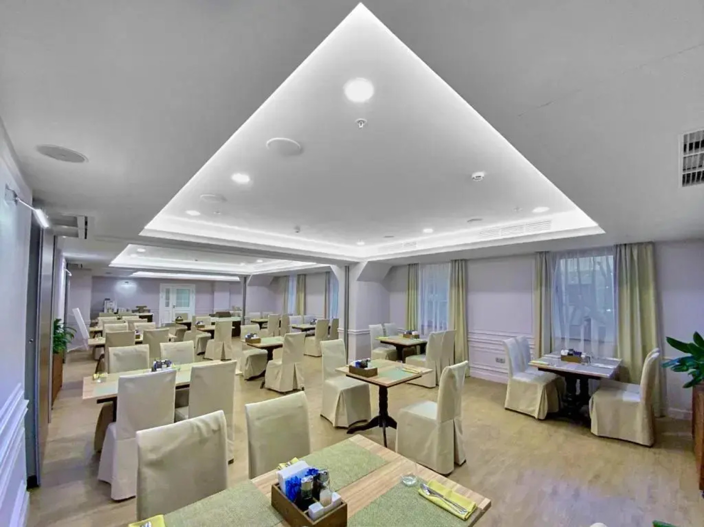 Отель Достоевский