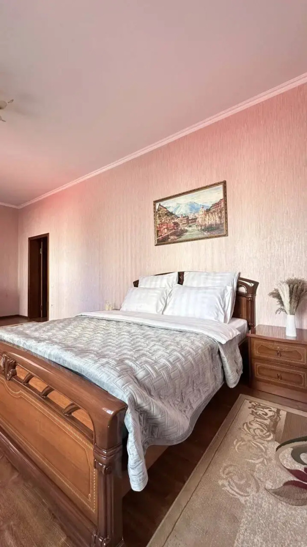 Частный дом с бассейном