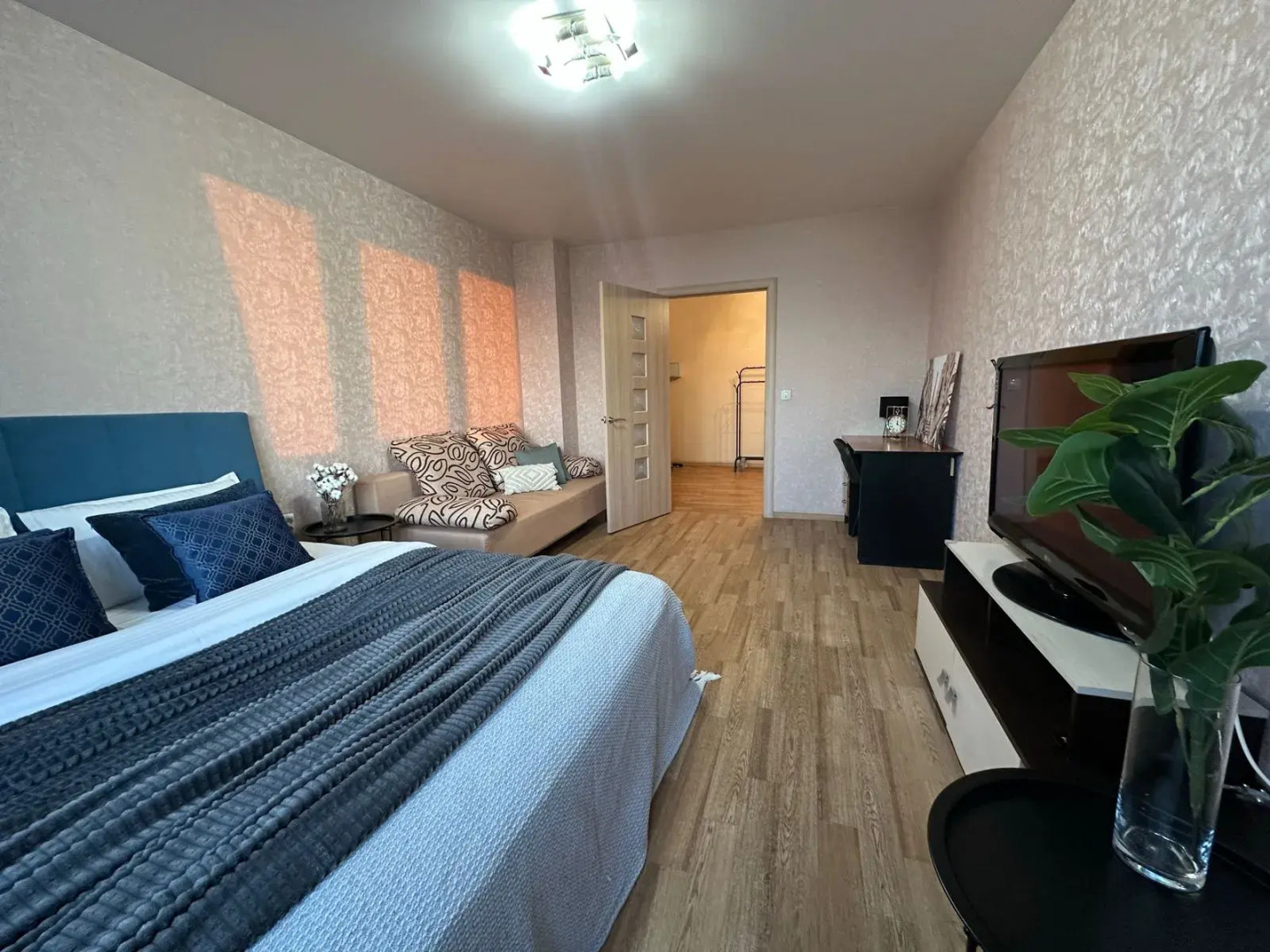 Квартира Большая 3 ком на 7 спальных мест рядом с воен.Академией