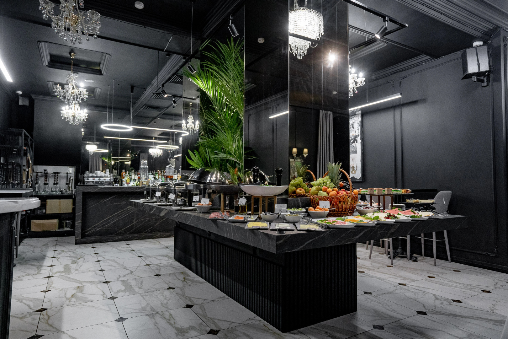 Отель Imperial Palace