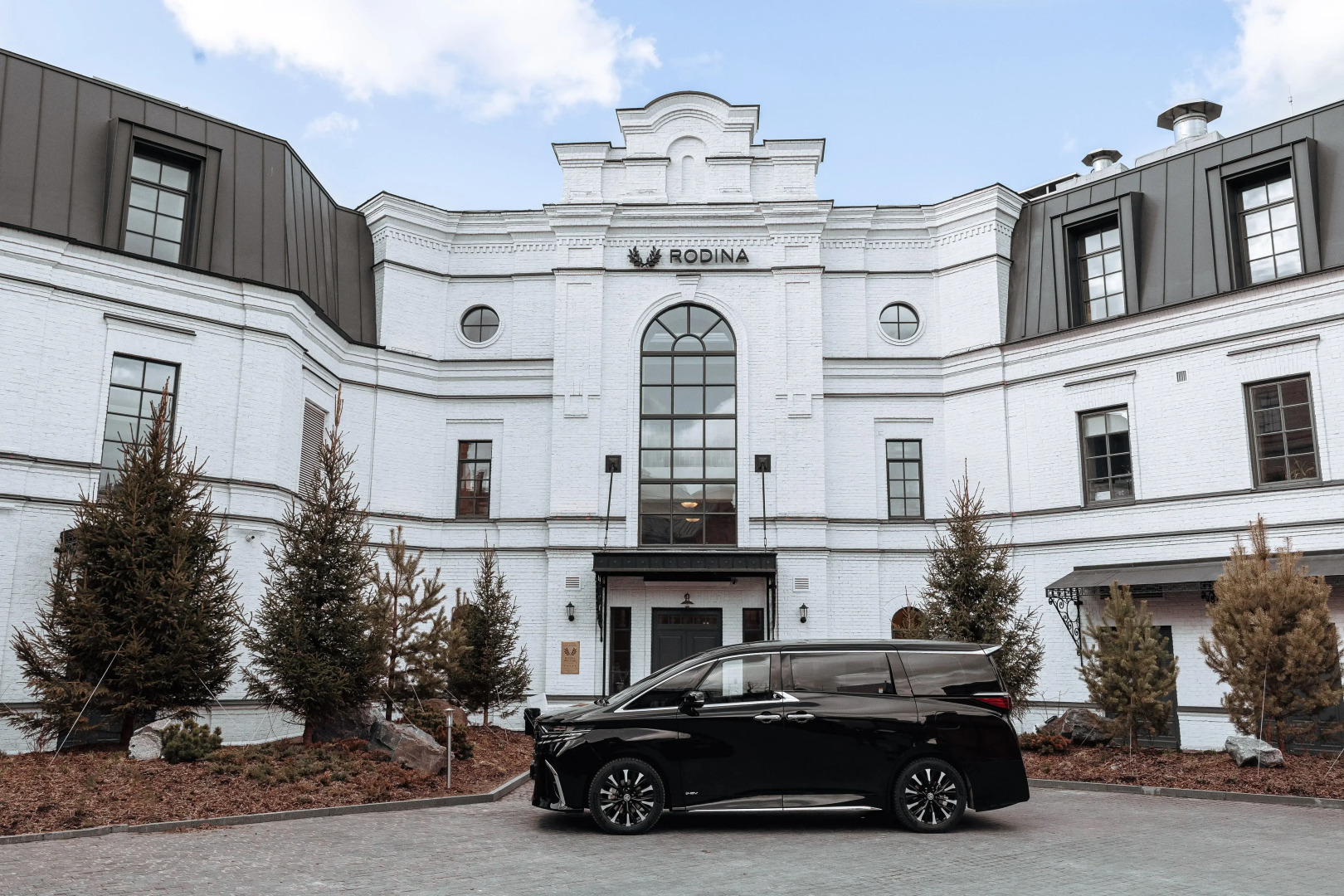 Отель RODINA Grand Hotel & SPA Irkutsk 5*