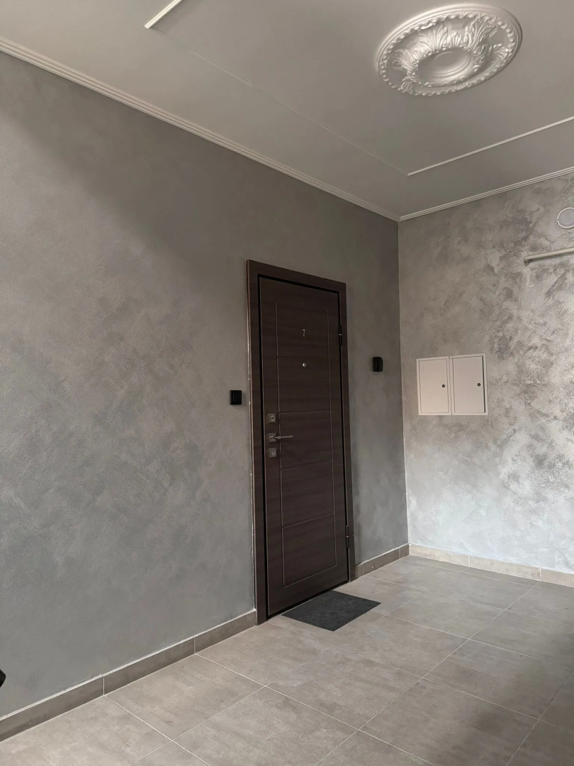 Квартира Просторная Недалеко от Центра с Парковкой