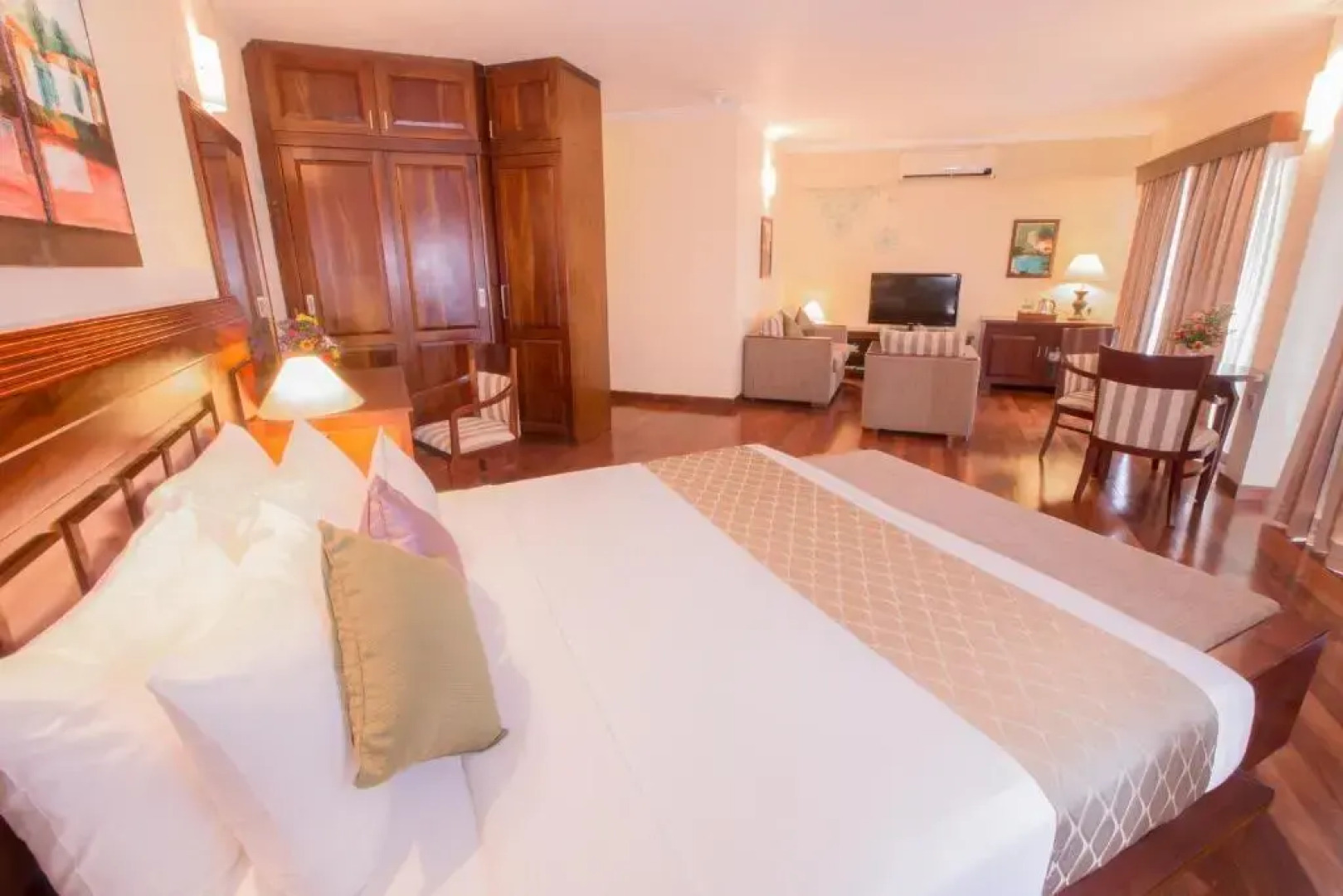 Курортный отель The Palms