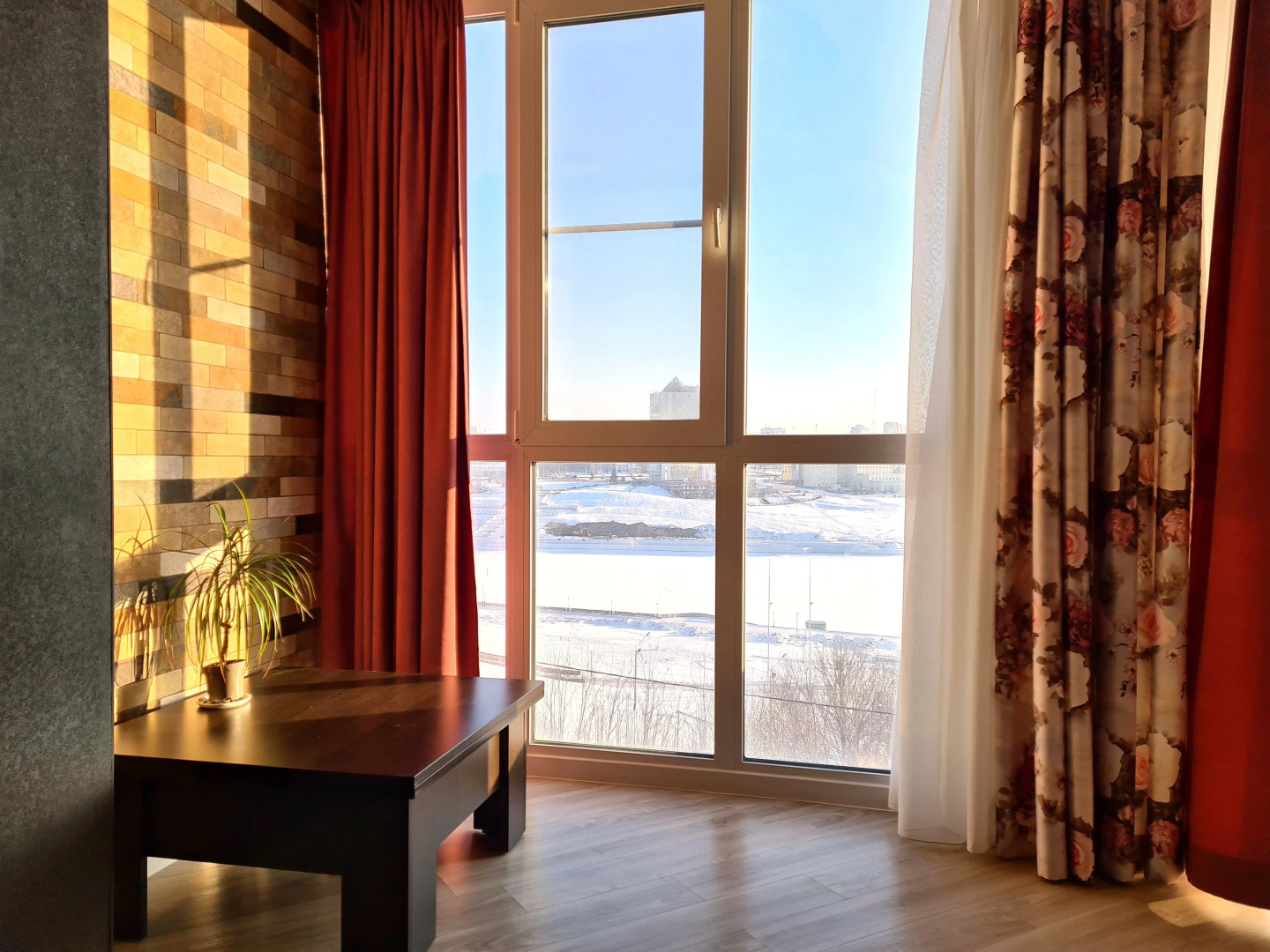 Квартира 3-к с панорамными окнами на залив от RentAp, 6 сп.мест