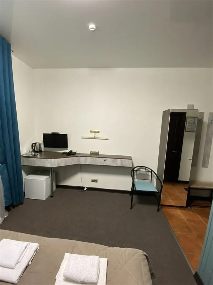 Отель Корона