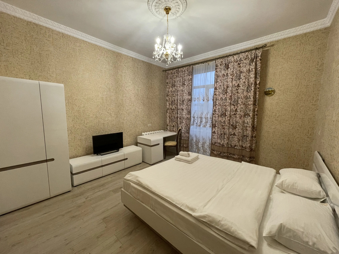 Апартаменты 3-комнатные HomeApart Ленина, 4