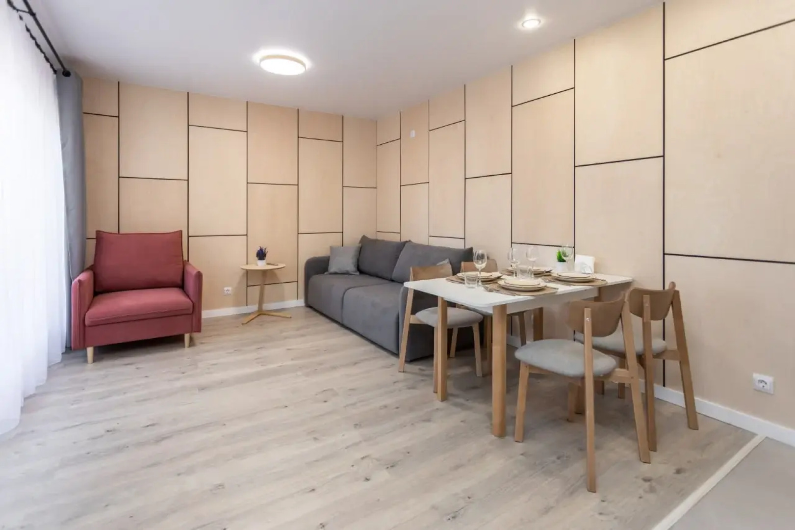 Частный дом студия с отдельной спальней