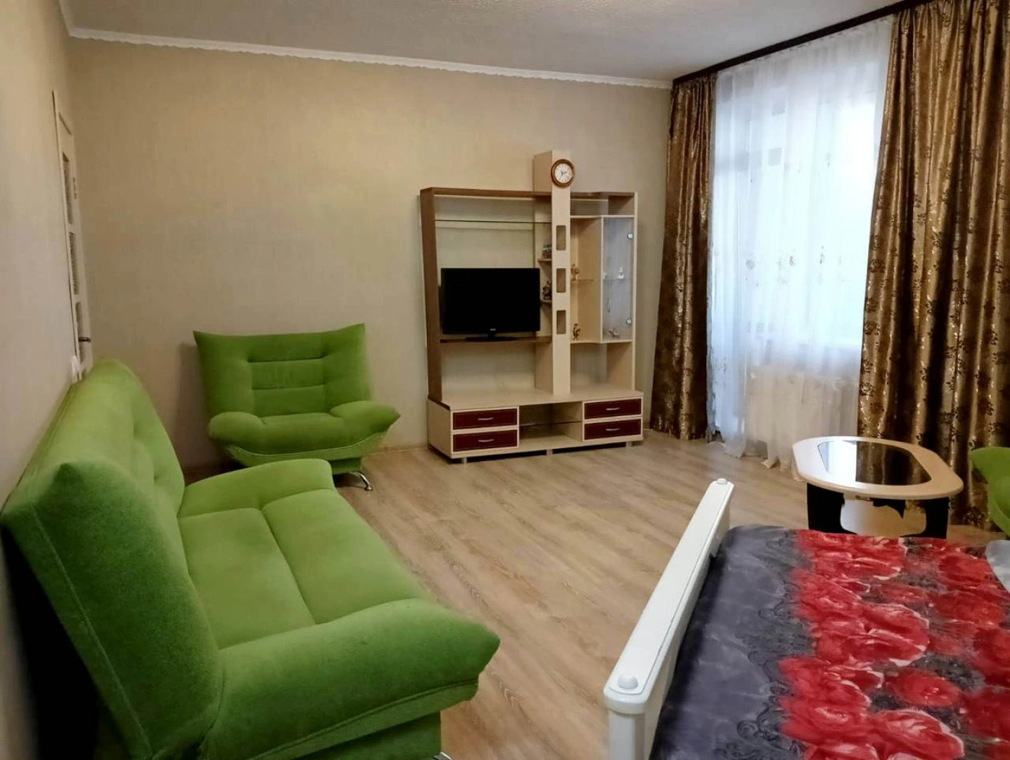 Квартира большая у ТЦ Крейсер, 33 квартиры