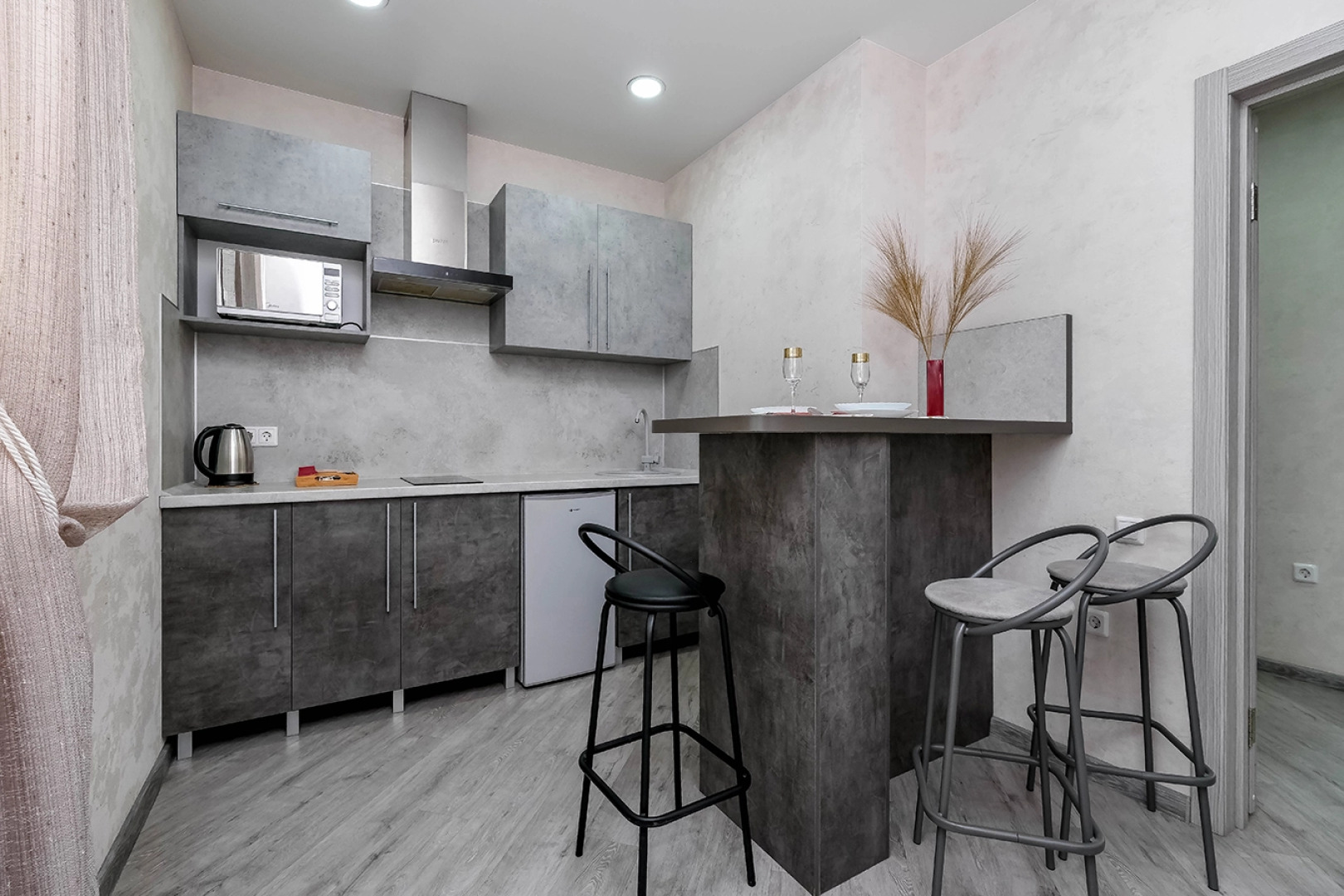 Однокомнатная квартира около жд вокзала на улице Ленина 81