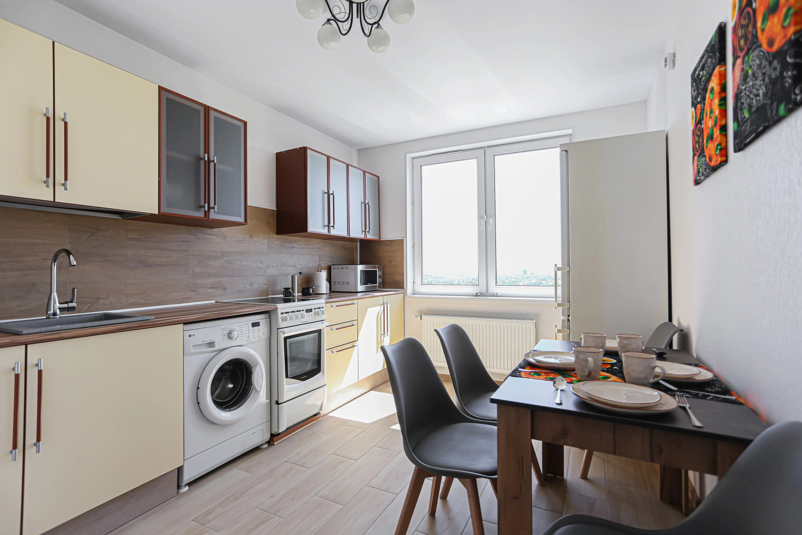 Апартаменты У нaс лучше, чeм дoма Sanset Героев Донбаса 10 кв 274