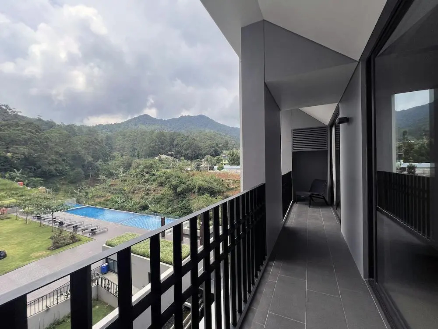 Отель Grand Aston Puncak Hotel & Resort