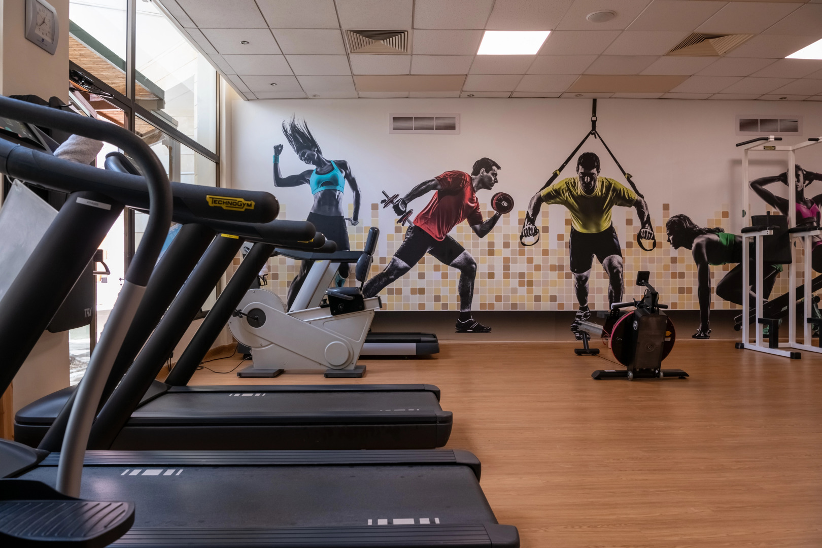 Отель Constantinou Bros Athena Beach