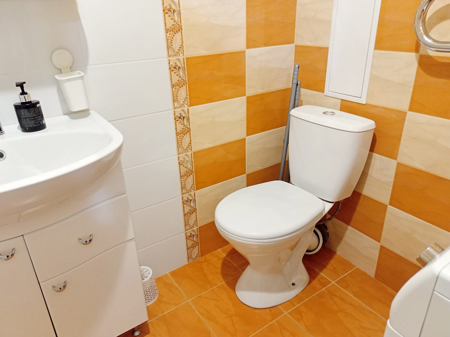 Квартира Кирова 120А оранжевая квартира