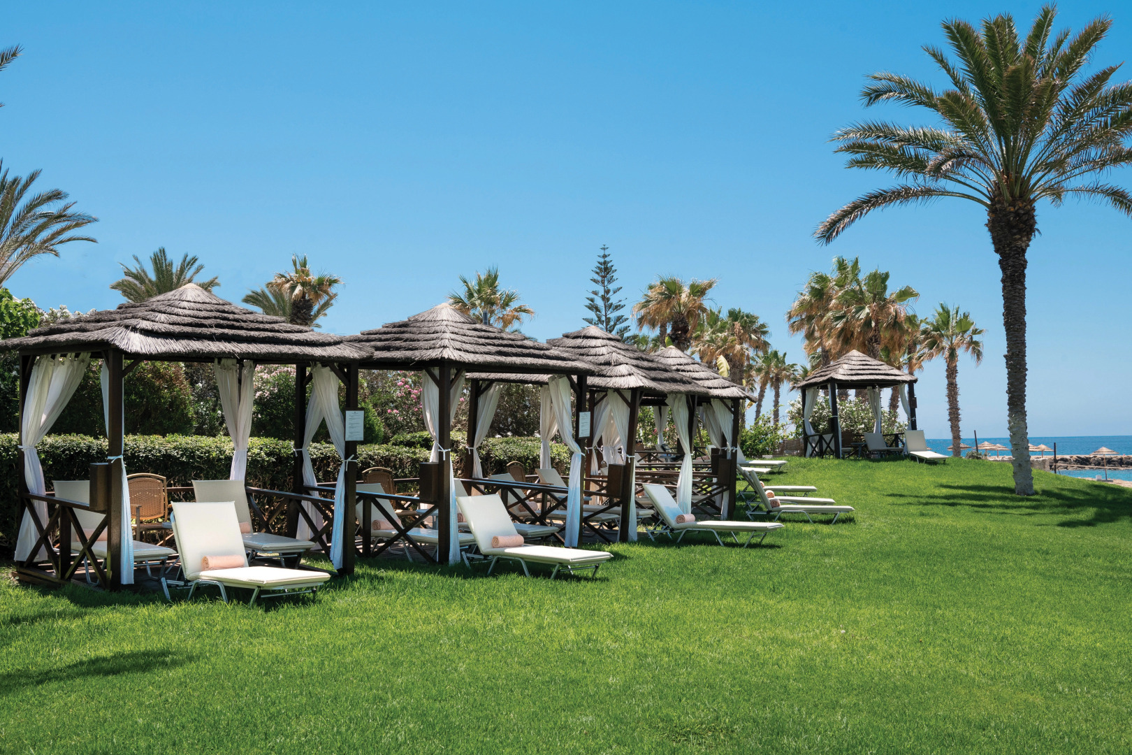 Отель Constantinou Bros Athena Beach