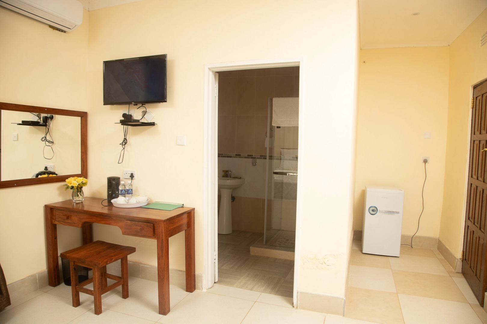 Отель Khayalethu Garden Lodges