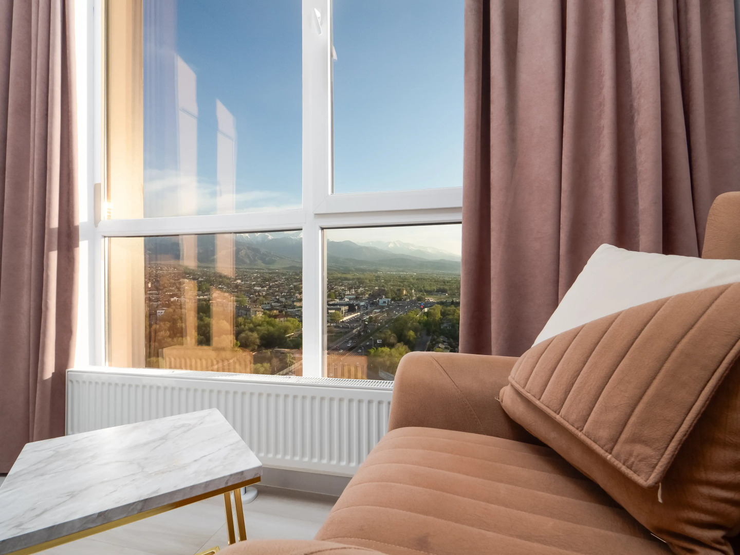 Квартира Евродвушка с потрясающим видом на горы