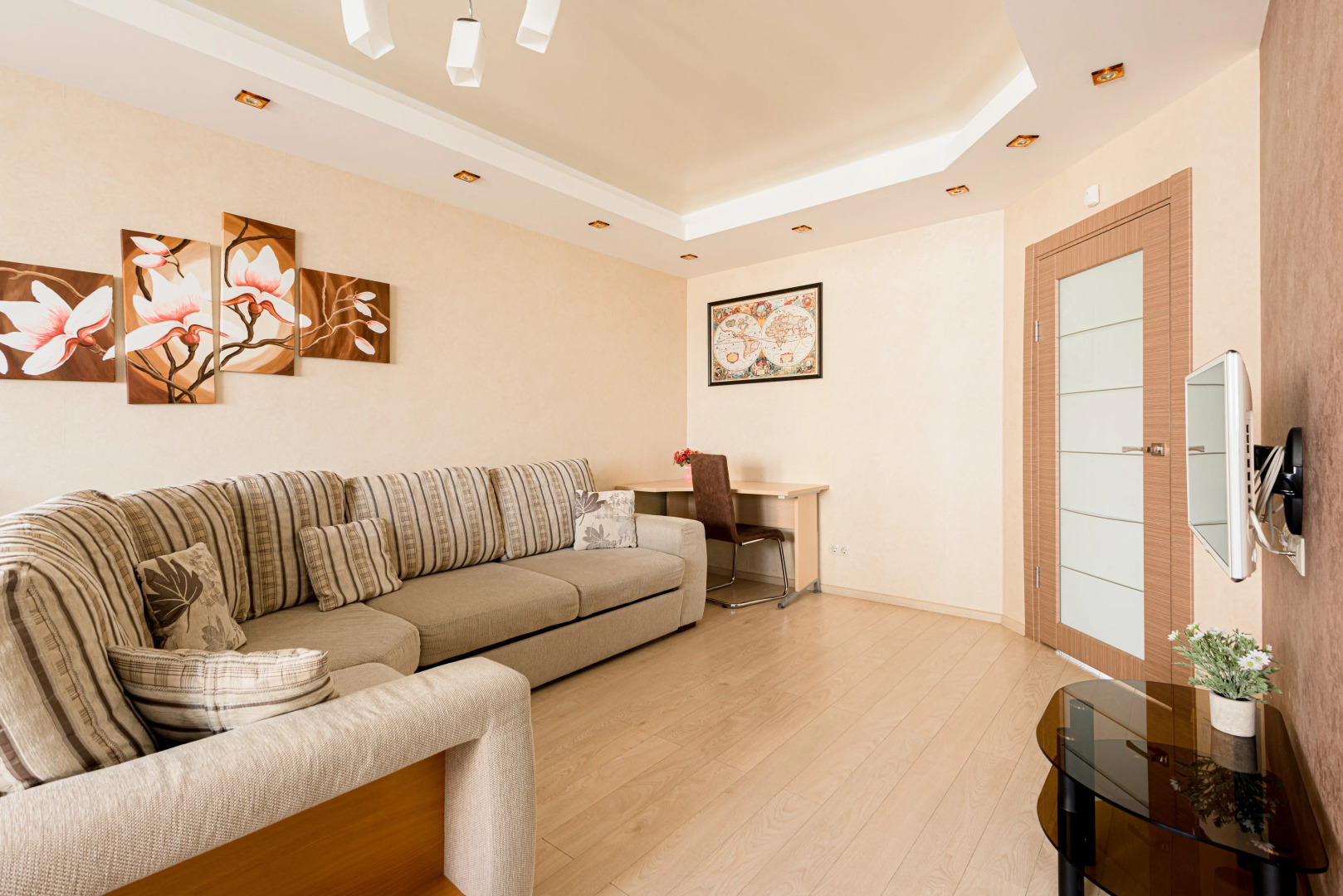 Квартира 2-к в самом центре в новом доме на Ленина 7Б от RentAp, 5 сп.мест